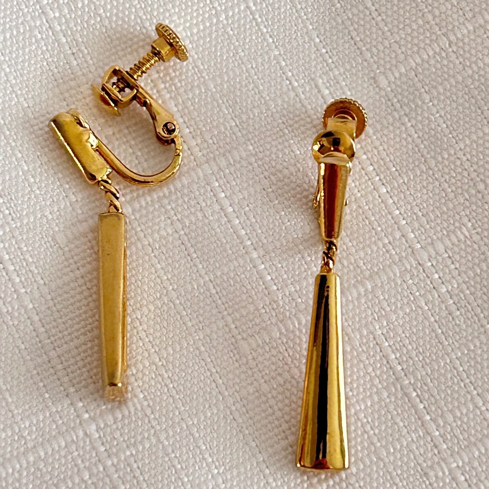 Vintage Napier Gold Tone Stick Screw Back Clip On Earrings